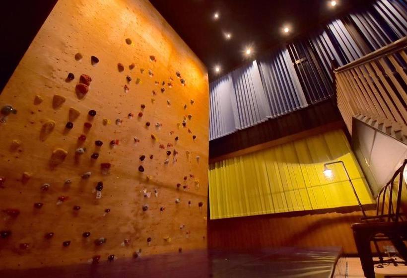 Majatalo Outdoor Style Amida