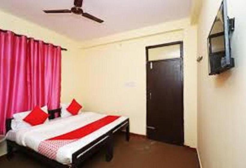 פנסיון Priyanshu Lodge