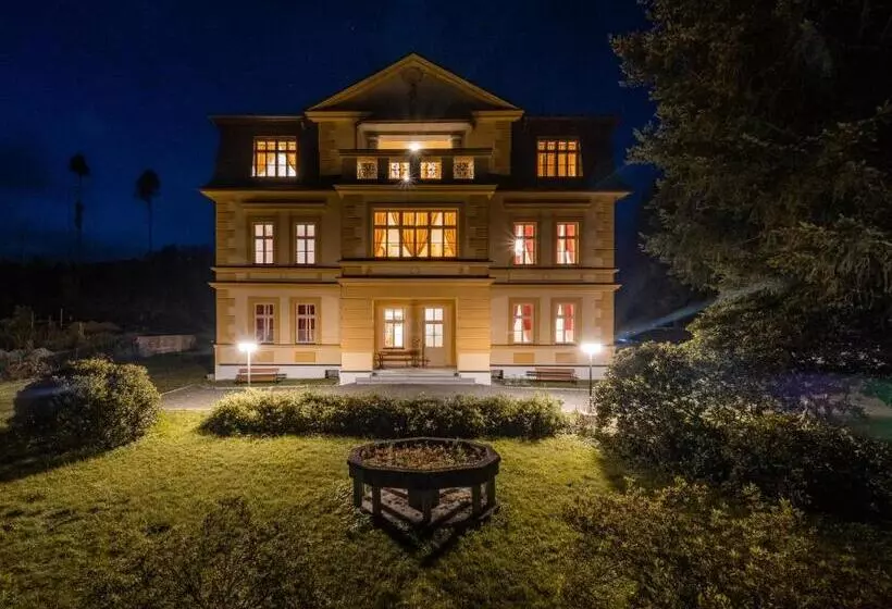 ペンション Zámeček Waldsteinovo Zátiší