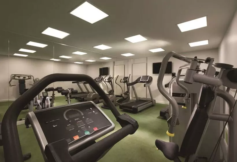 Adina Apartment Hotel Berlin Hackescher Markt