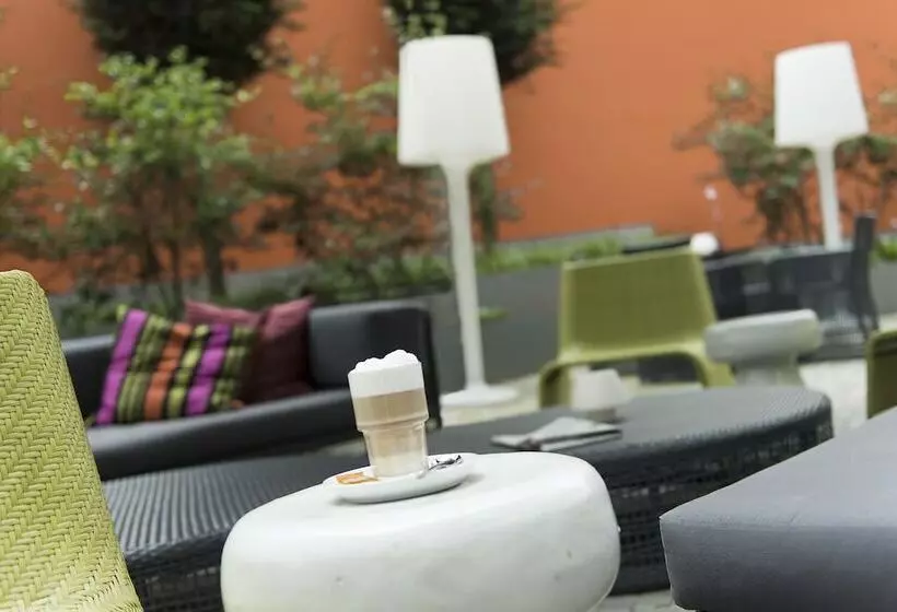 Adina Apartment Hotel Berlin Hackescher Markt