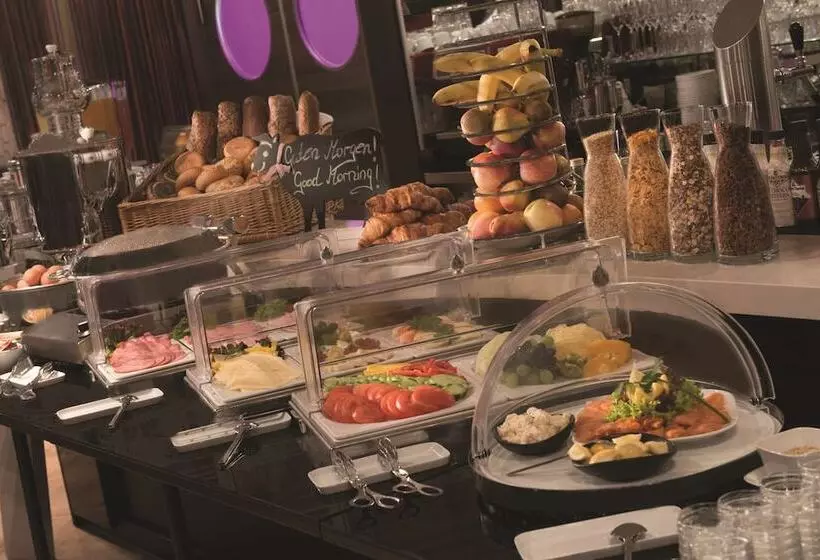 Adina Apartment Hotel Berlin Hackescher Markt