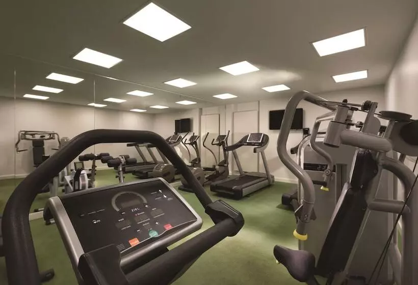 Adina Apartment Hotel Berlin Hackescher Markt