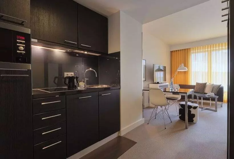 Adina Apartment Hotel Berlin Hackescher Markt