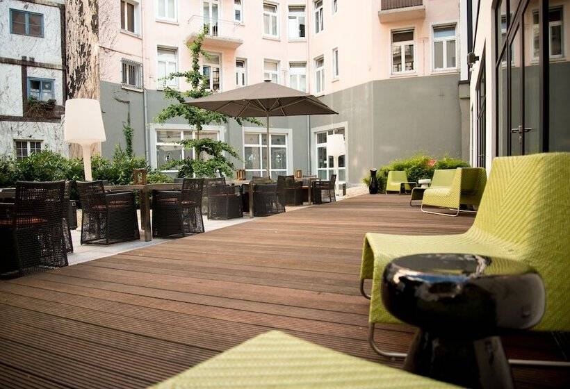 Adina Apartment Hotel Hamburg Michel