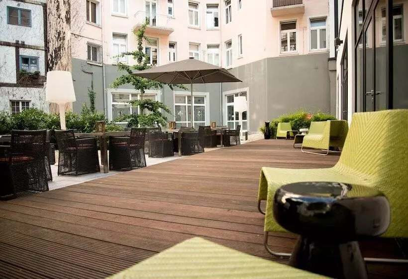 Adina Apartment Hotel Hamburg Michel