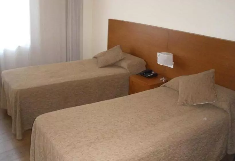 مسافرخانه Pensión Residencial Platas