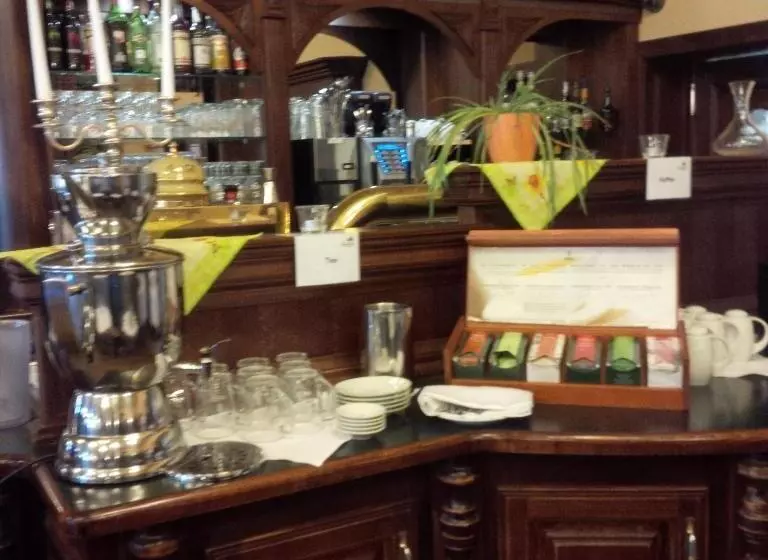 ホテル Berg Gasthof Honigbrunnen