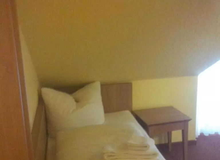 ホテル Berg Gasthof Honigbrunnen