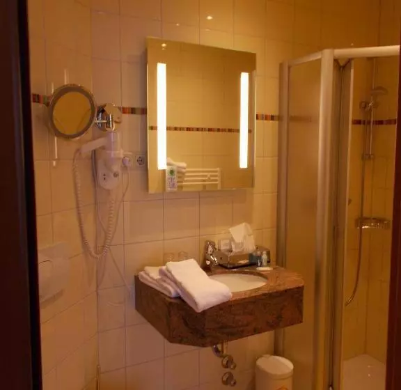 ホテル Berg Gasthof Honigbrunnen