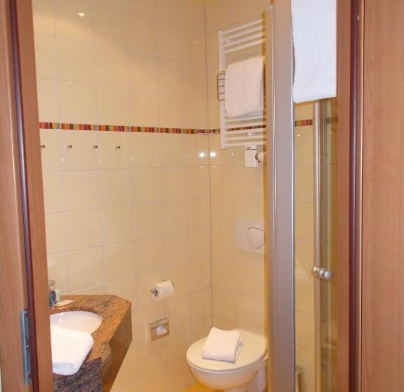 فندق Berg Gasthof Honigbrunnen