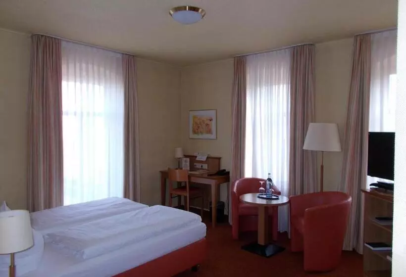 ホテル Berg Gasthof Honigbrunnen