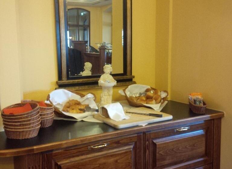 فندق Berg Gasthof Honigbrunnen