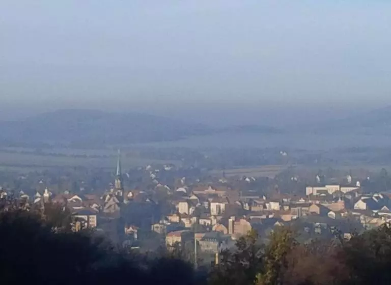 ホテル Berg Gasthof Honigbrunnen