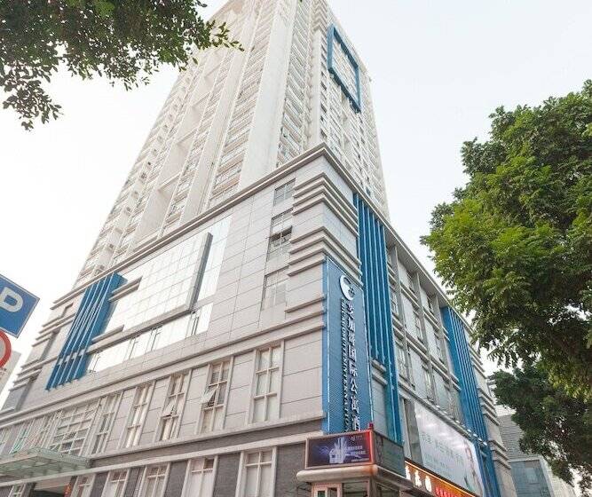 בית מלון כפרי Chicago Suites International