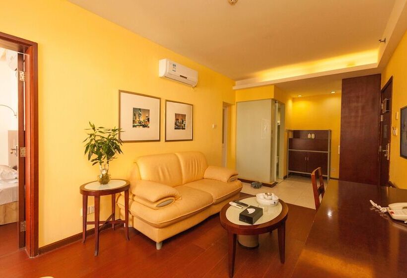 בית מלון כפרי Chicago Suites International