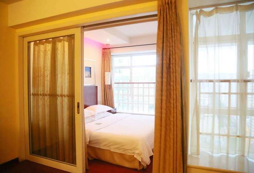 בית מלון כפרי Chicago Suites International