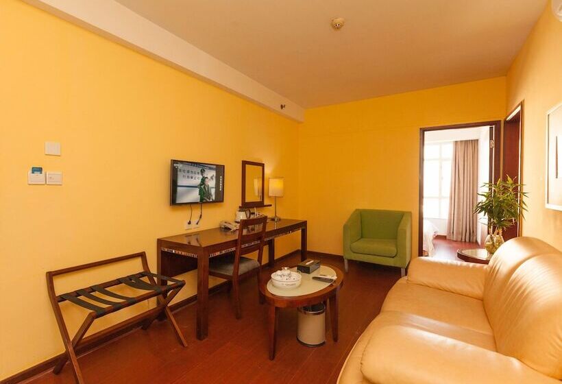 בית מלון כפרי Chicago Suites International