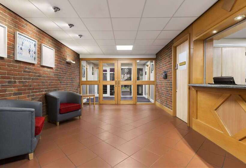 호텔 Days Inn Maidstone