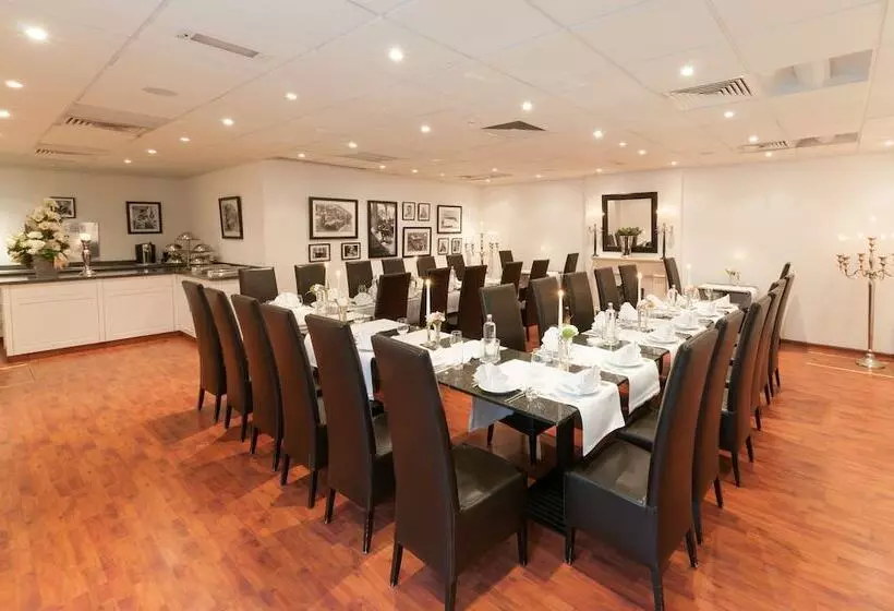 هتل De Rustende Jager