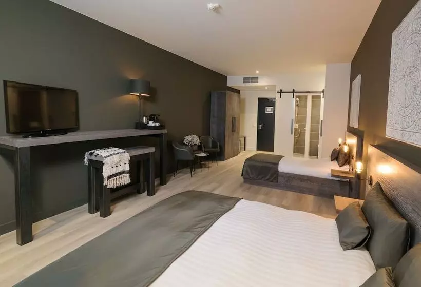 هتل De Rustende Jager