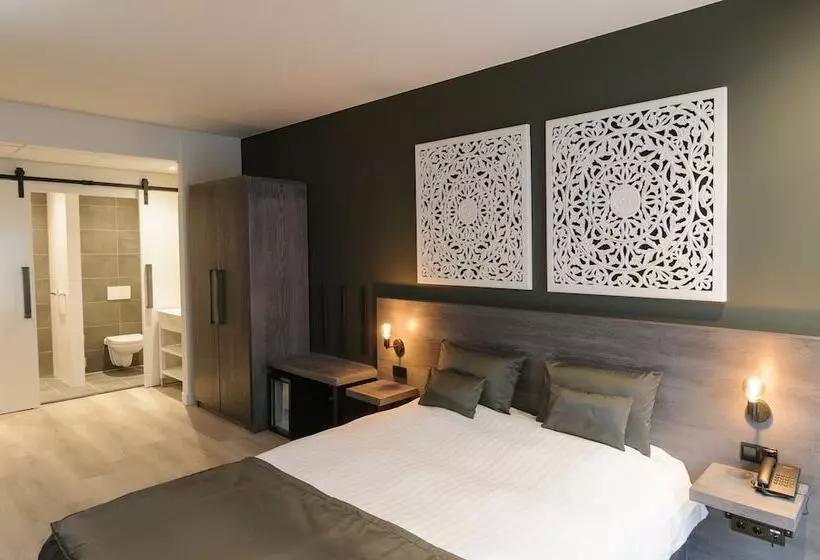 هتل De Rustende Jager