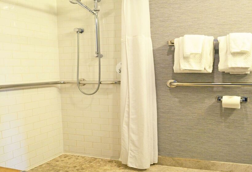 Distrikt Hotel New York City, Tapestry Collection By Hilton