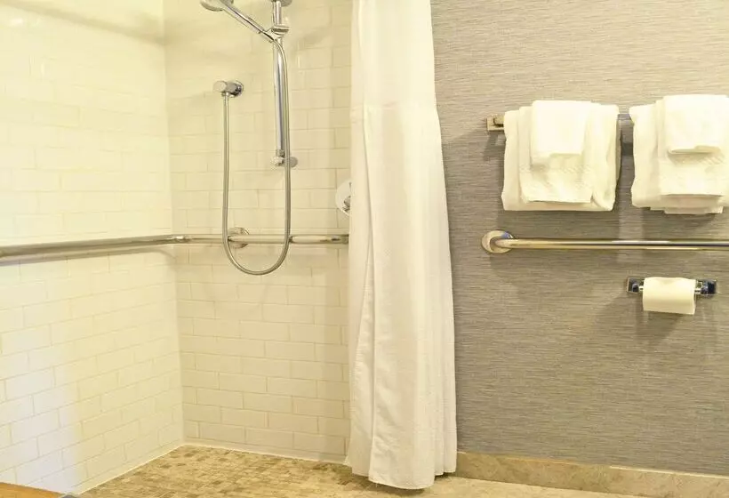 Distrikt Hotel New York City, Tapestry Collection By Hilton