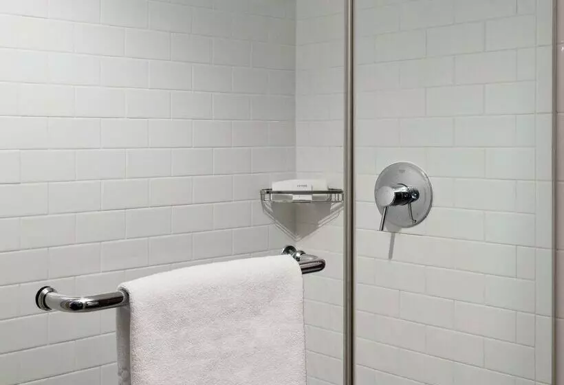 Distrikt Hotel New York City, Tapestry Collection By Hilton