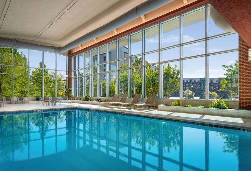 فندق Embassy Suites By Hilton Huntsville