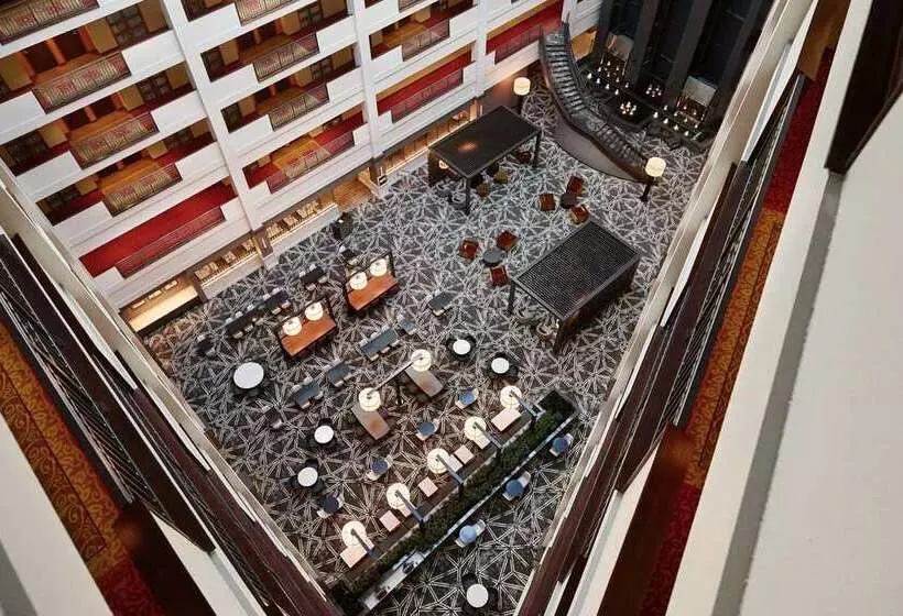 ホテル Embassy Suites By Hilton Huntsville