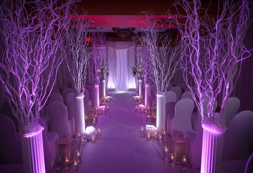 ホテル Embassy Suites By Hilton Huntsville