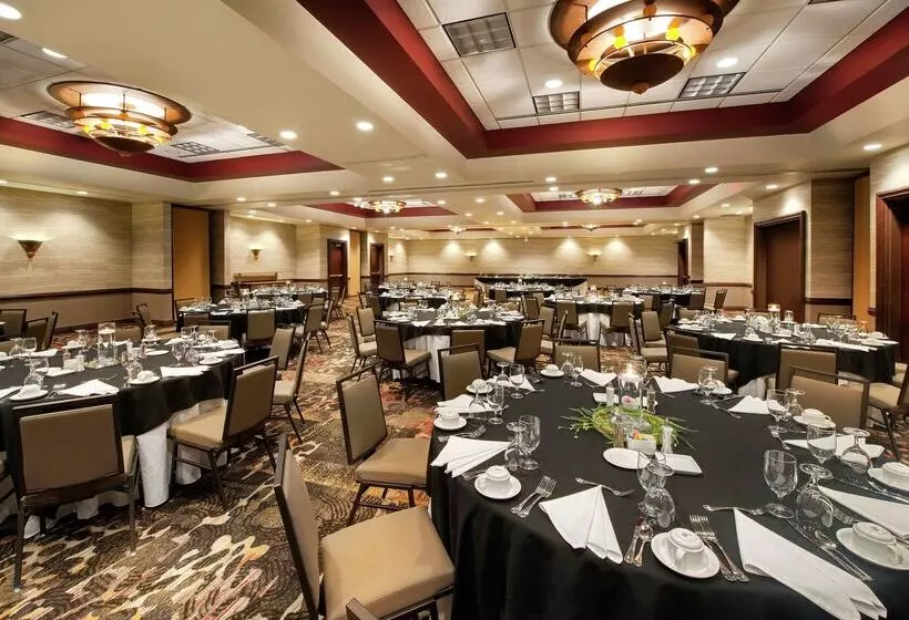 ホテル Embassy Suites By Hilton Huntsville