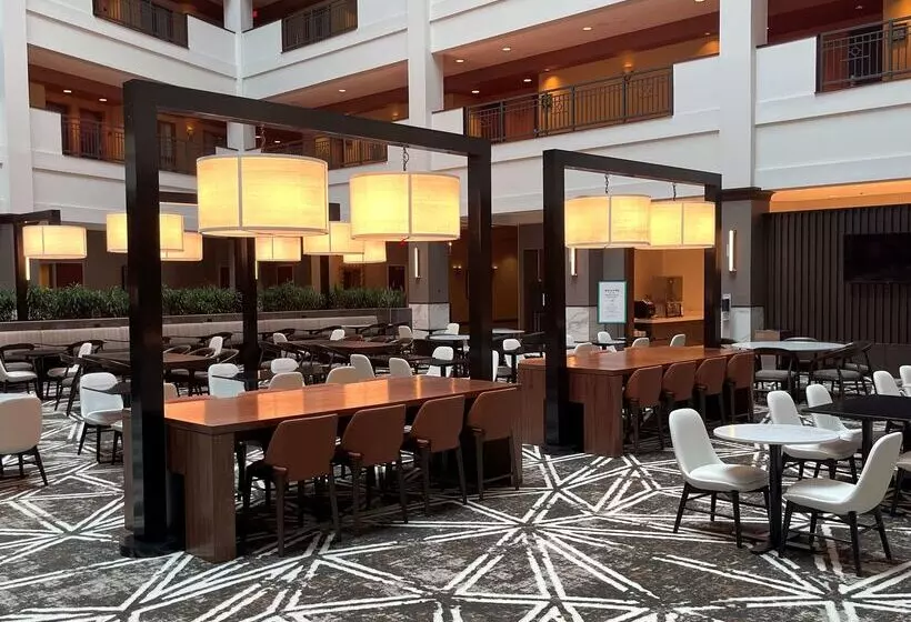 ホテル Embassy Suites By Hilton Huntsville