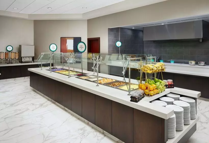 ホテル Embassy Suites By Hilton Huntsville