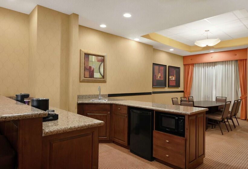 فندق Embassy Suites By Hilton Huntsville