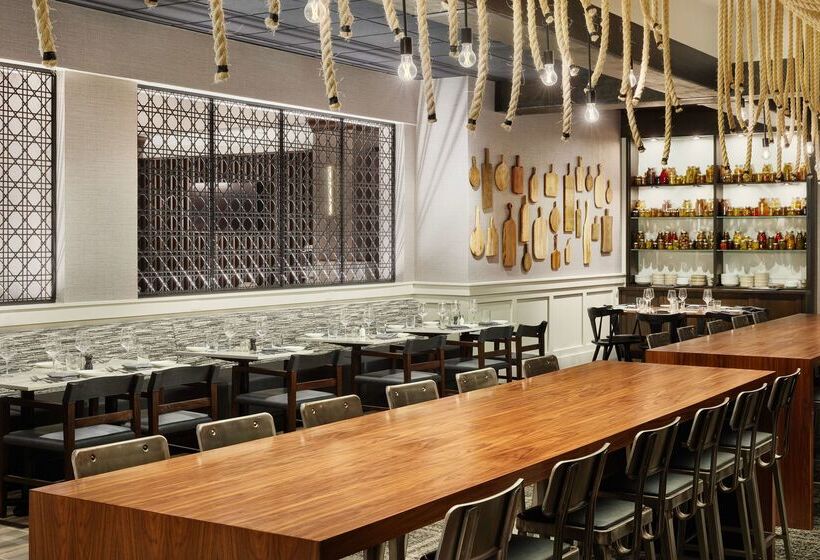 فندق Embassy Suites By Hilton Huntsville