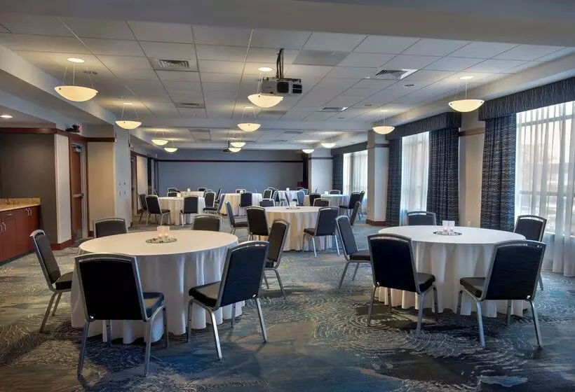 هتل Hilton Garden Inn Albany Medical Center