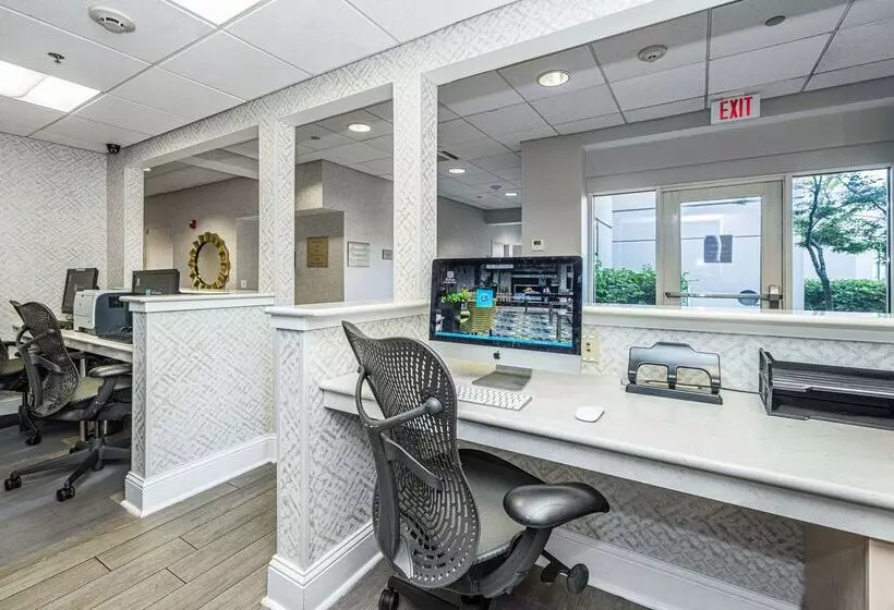 هتل Hilton Garden Inn Charleston Airport