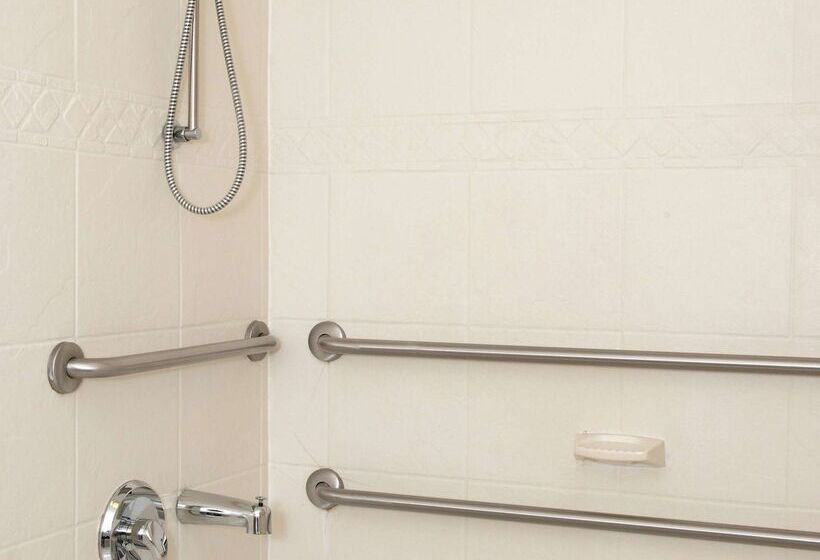 Отель Hilton Garden Inn Charlotte Pineville