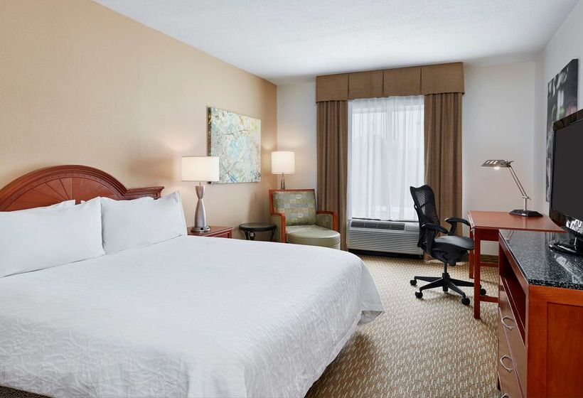Отель Hilton Garden Inn Charlotte Pineville