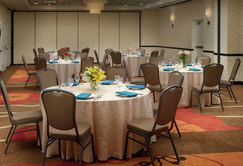 בית מלון כפרי Hilton Garden Inn Frederick