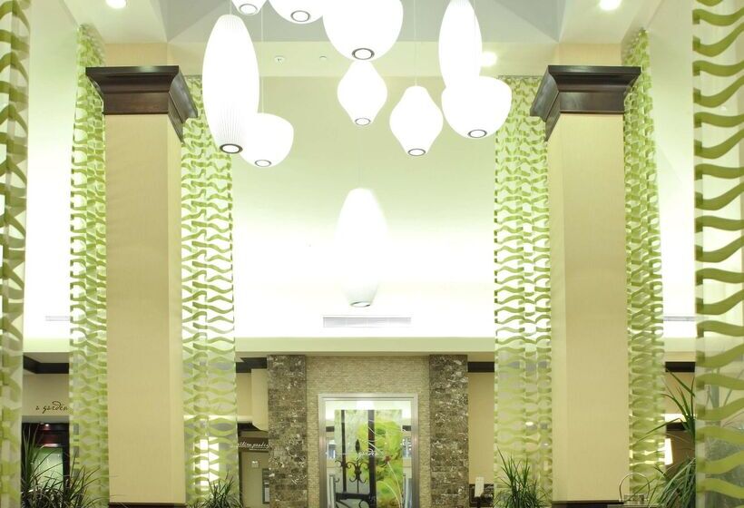 בית מלון כפרי Hilton Garden Inn Frederick