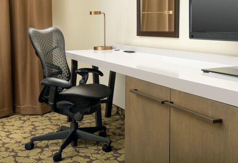 בית מלון כפרי Hilton Garden Inn Frederick