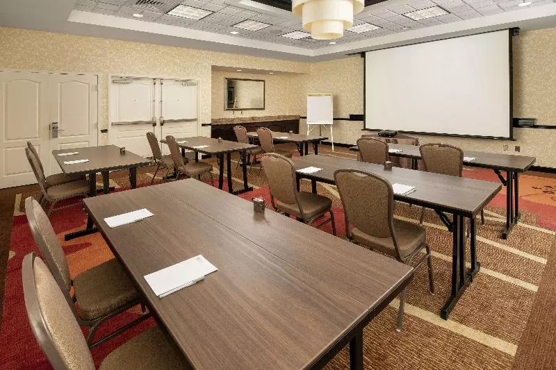 בית מלון כפרי Hilton Garden Inn Frederick