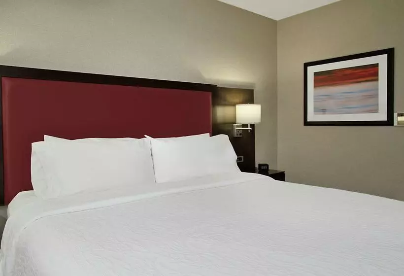 בית מלון כפרי Hilton Garden Inn Sonoma County Airport