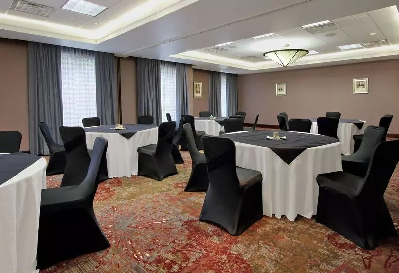 בית מלון כפרי Hilton Garden Inn Sonoma County Airport