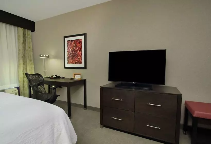 בית מלון כפרי Hilton Garden Inn Sonoma County Airport