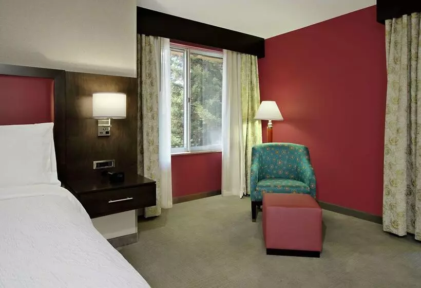 בית מלון כפרי Hilton Garden Inn Sonoma County Airport