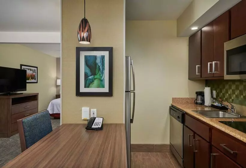هتل Homewood Suites By Hilton Sarasota